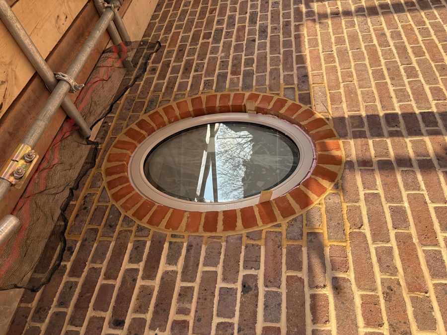 Oval window detail
